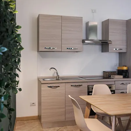Διαμέρισμα Charmescape Oldtown - 6 Min Walk To Berninaexpress *