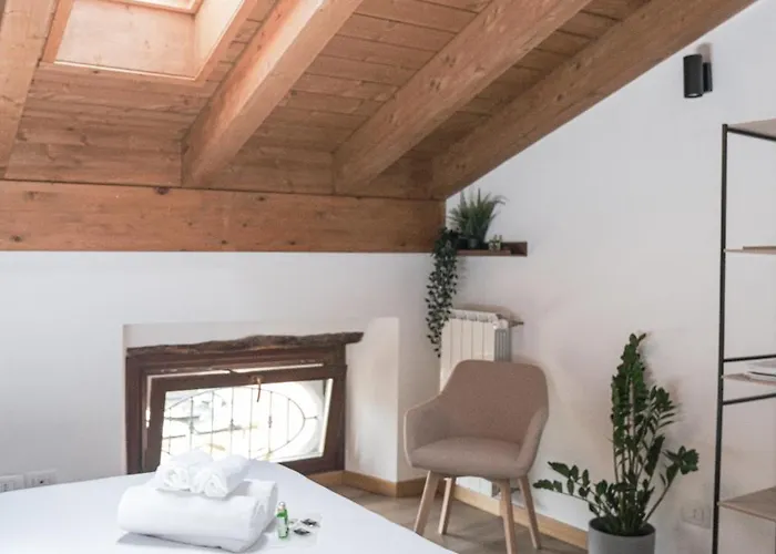 Apartamento Charmescape Oldtown - 6 Min Walk To Bernina Express